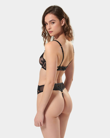 Cassandra Black
